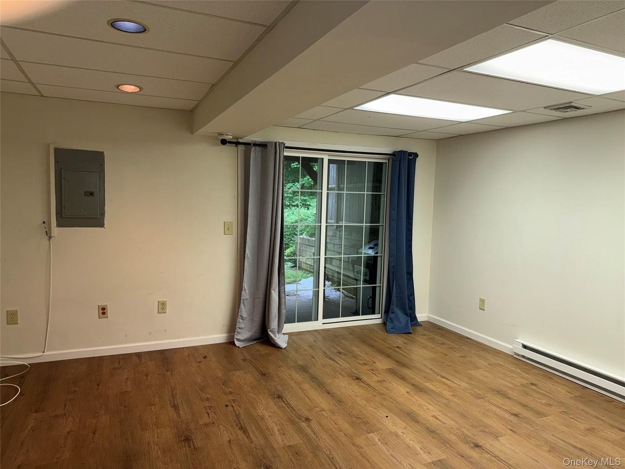 1404 Brentwood Dr - Photo 4 of 6