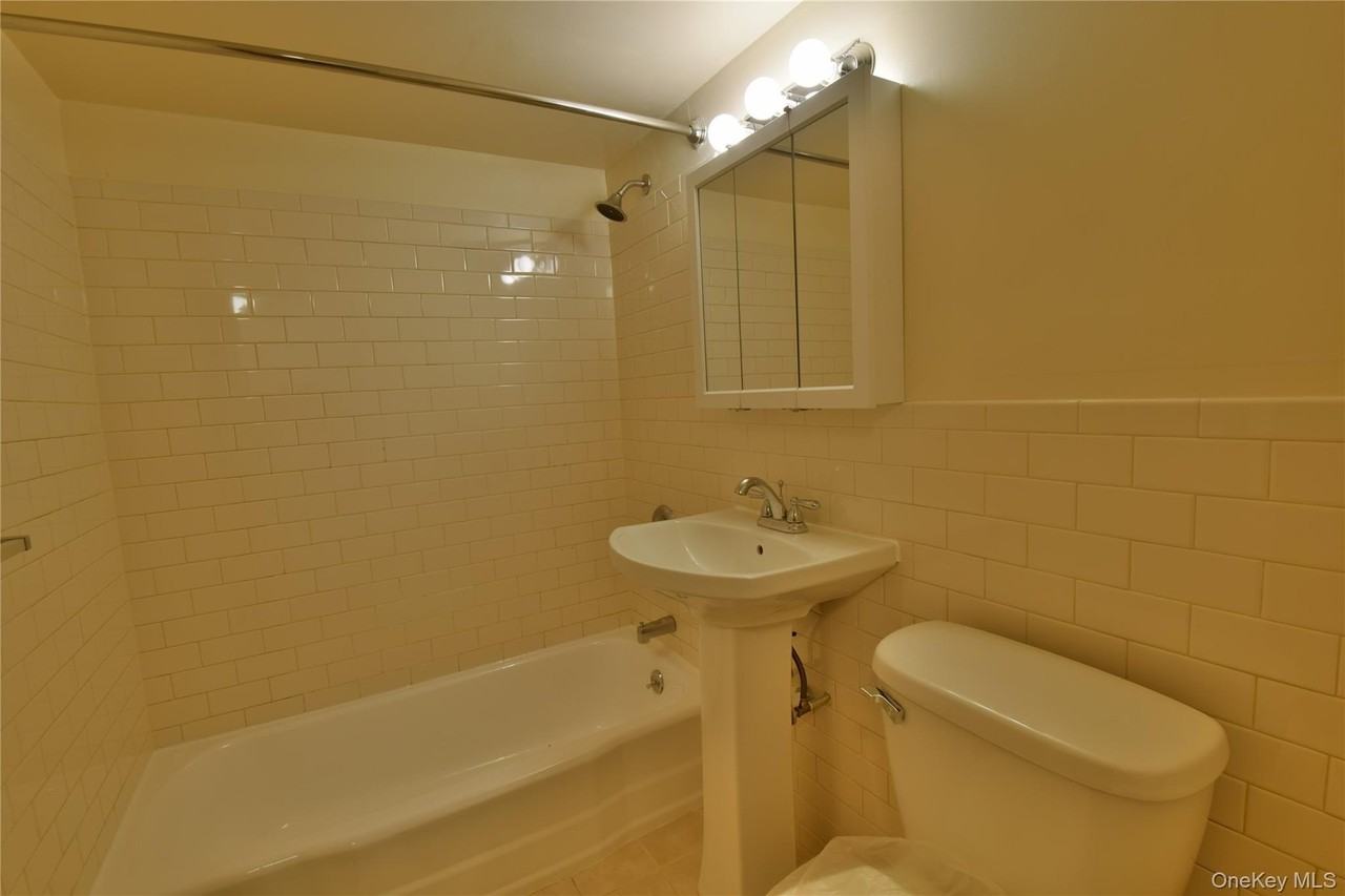 51 Leroy Pl - Photo 5 of 8