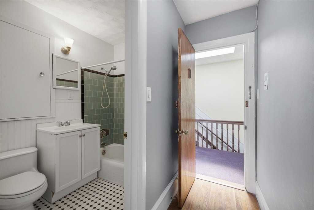 195 Concord Ave #11 - Photo 7 of 12