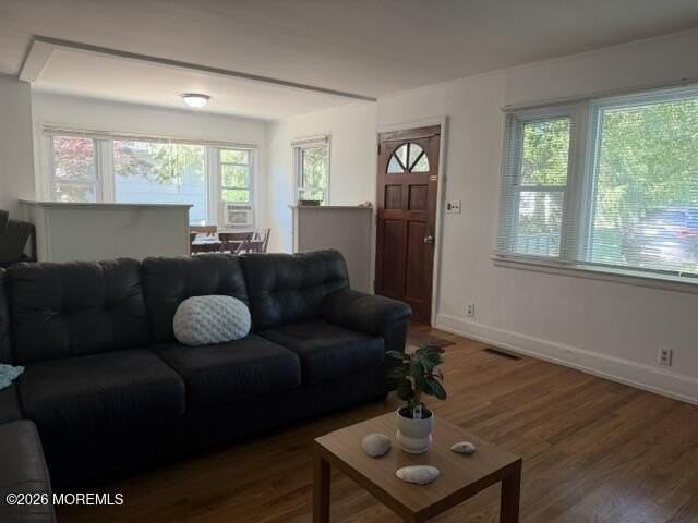 1608 Bay Ave #1stFL - Photo 4 of 19