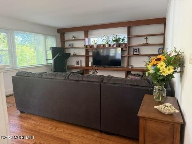1608 Bay Ave #1stFL - Photo 5 of 19