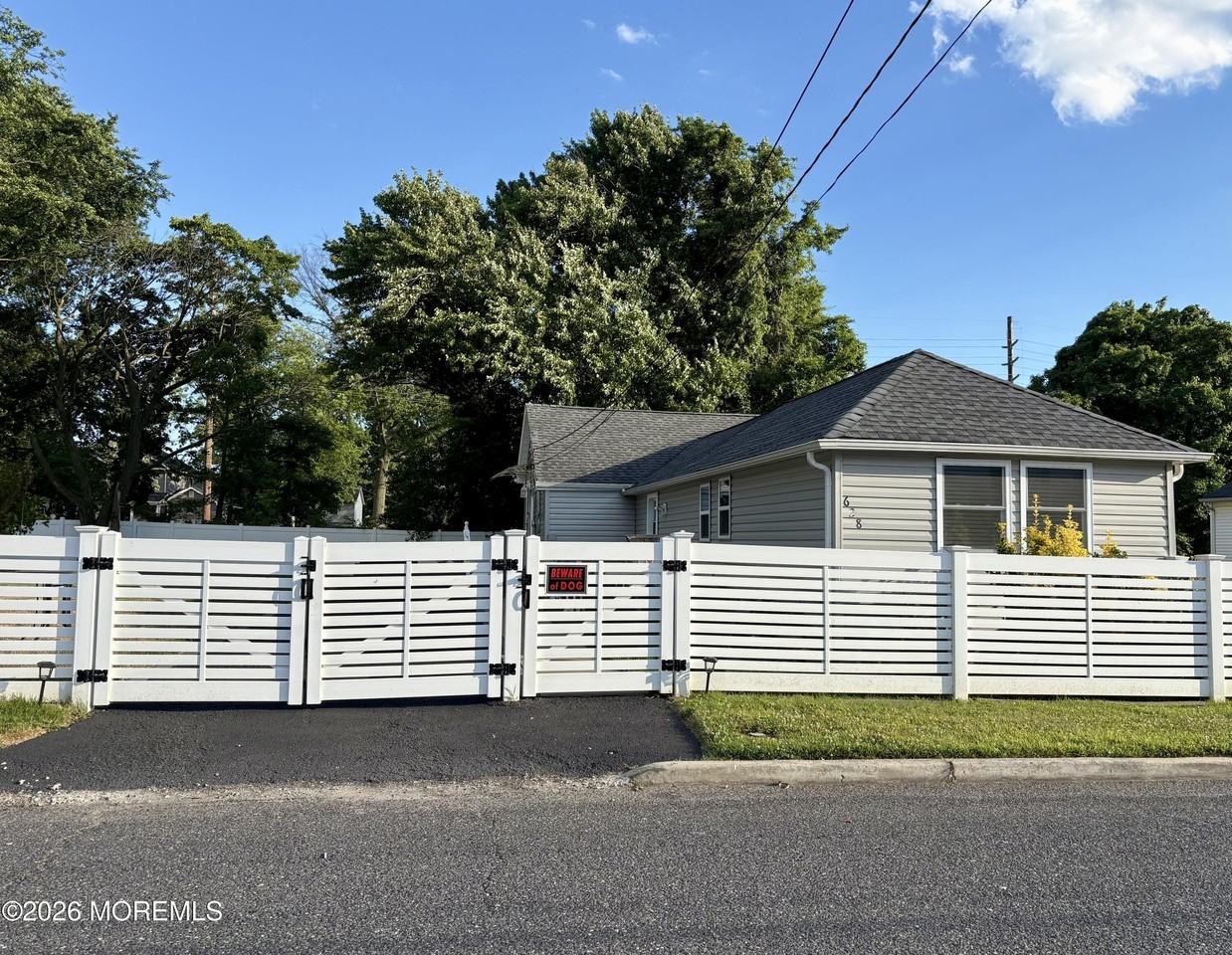 628 Columbia Ave - Photo 2 of 11