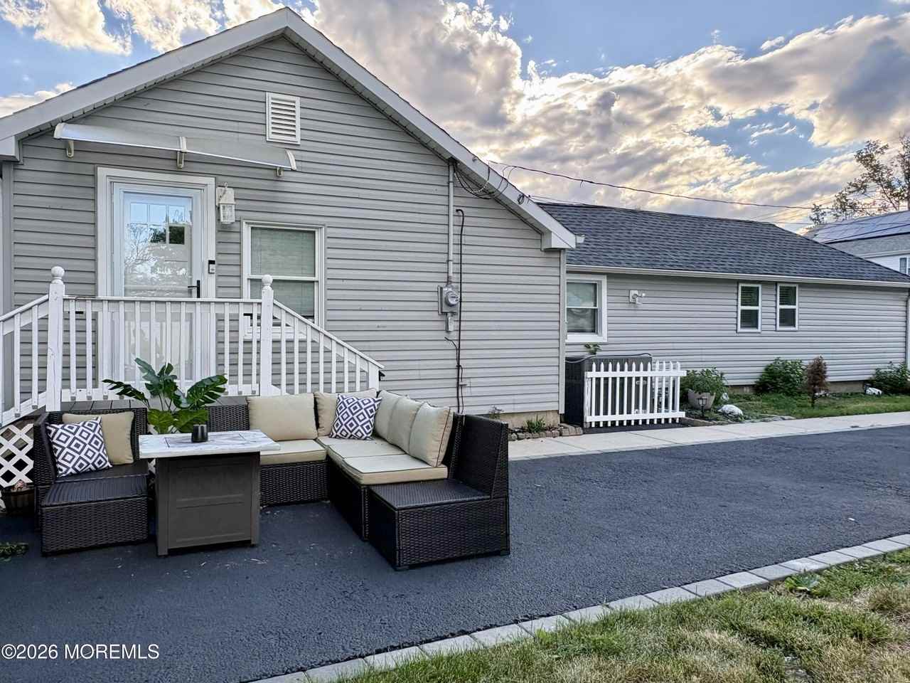628 Columbia Ave - Photo 3 of 11
