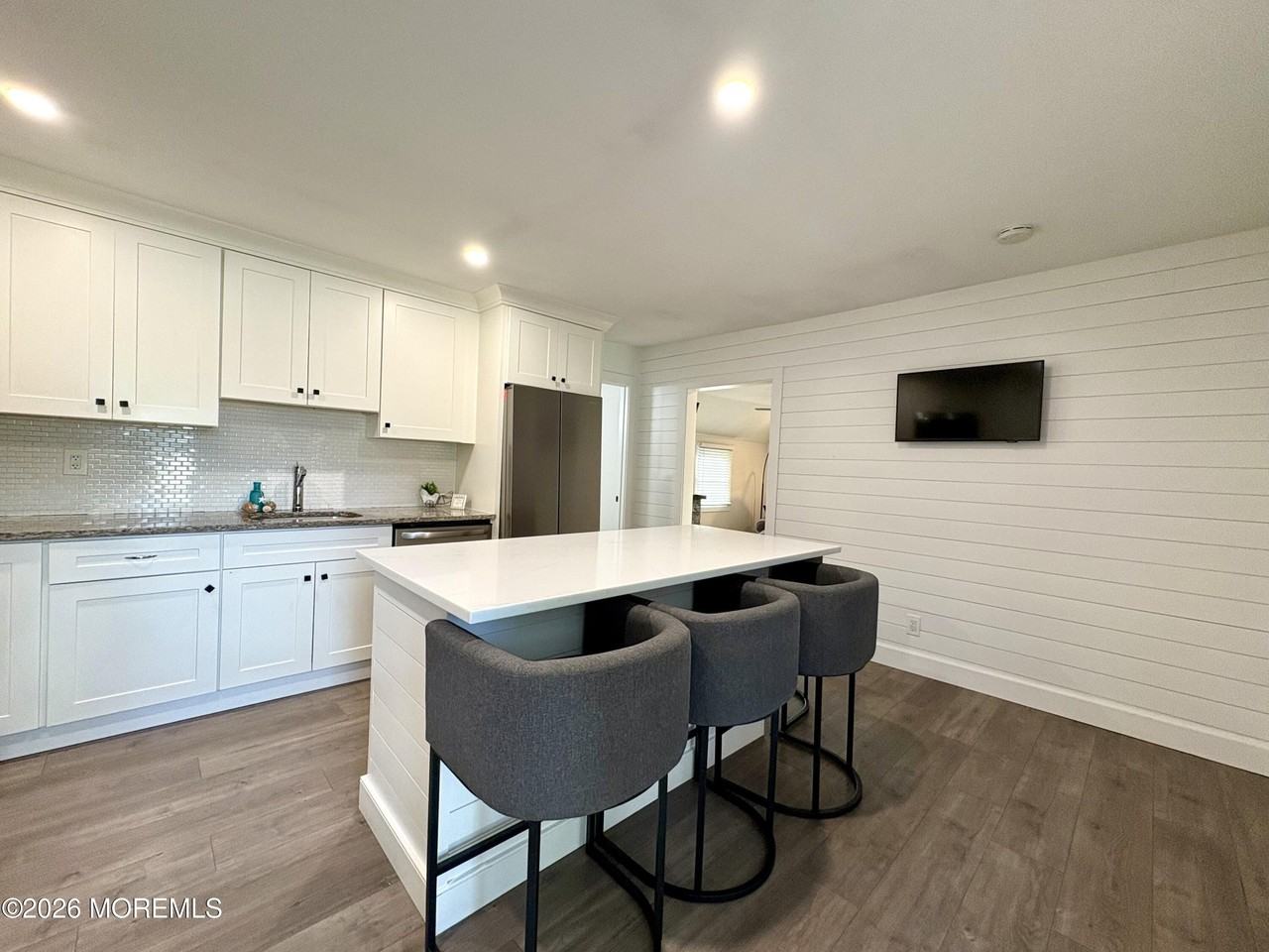 628 Columbia Ave - Photo 4 of 11