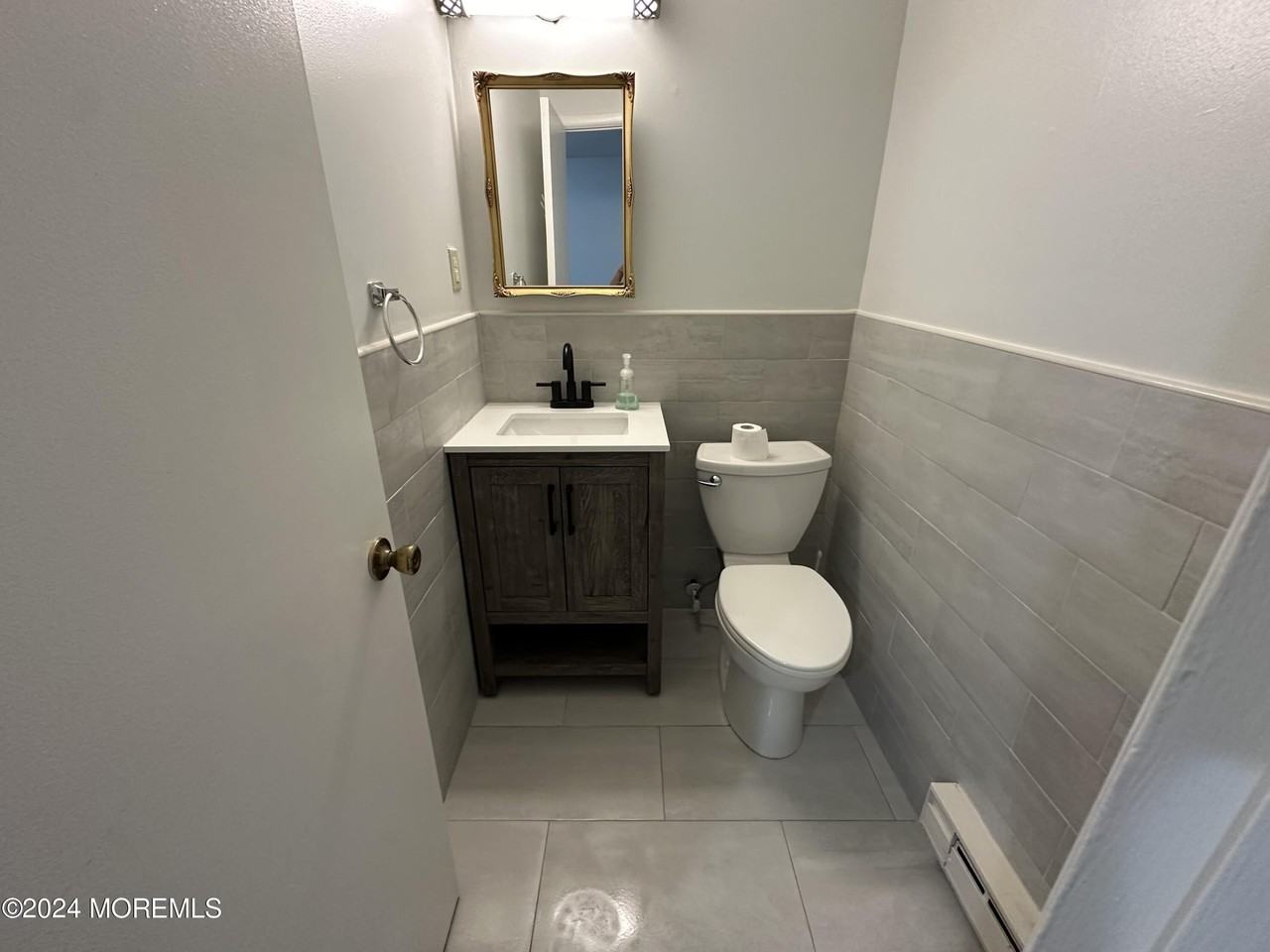 120 Amberly Dr #B - Photo 3 of 9