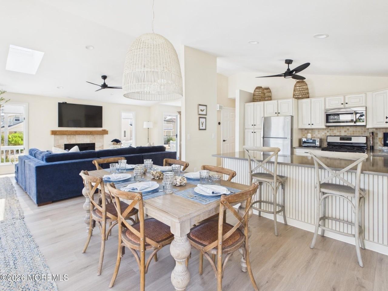 207 4th Ave - Photo 7 of 32