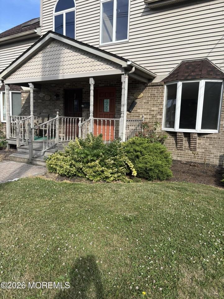 273 Main St - Photo 3 of 18