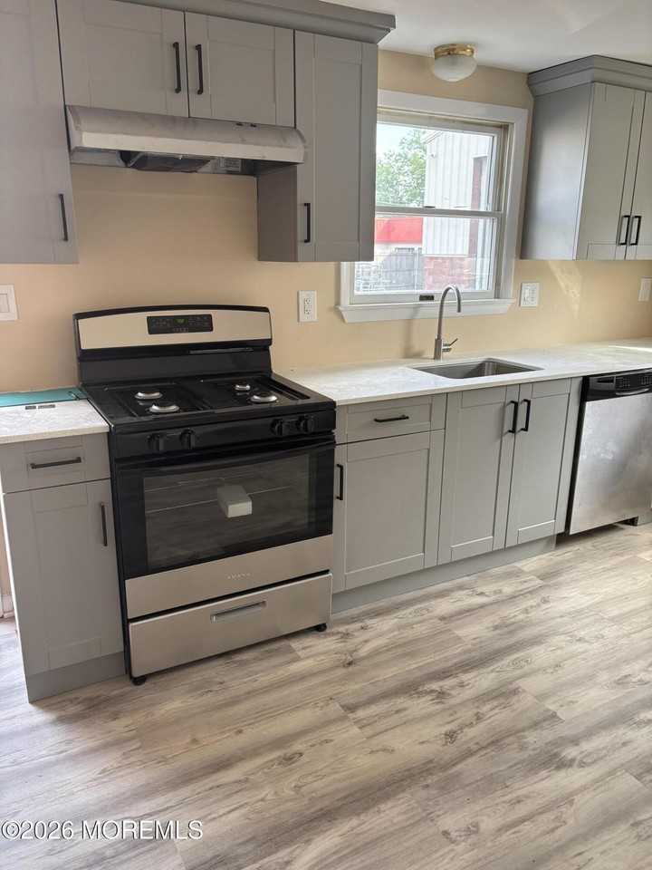 273 Main St - Photo 4 of 18