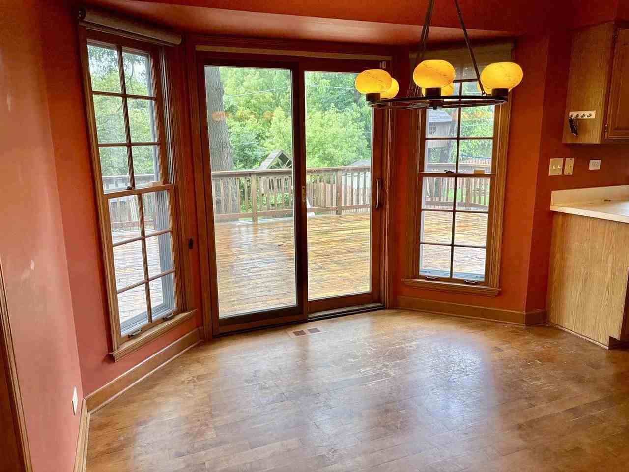 244 Knoll St - Photo 6 of 26