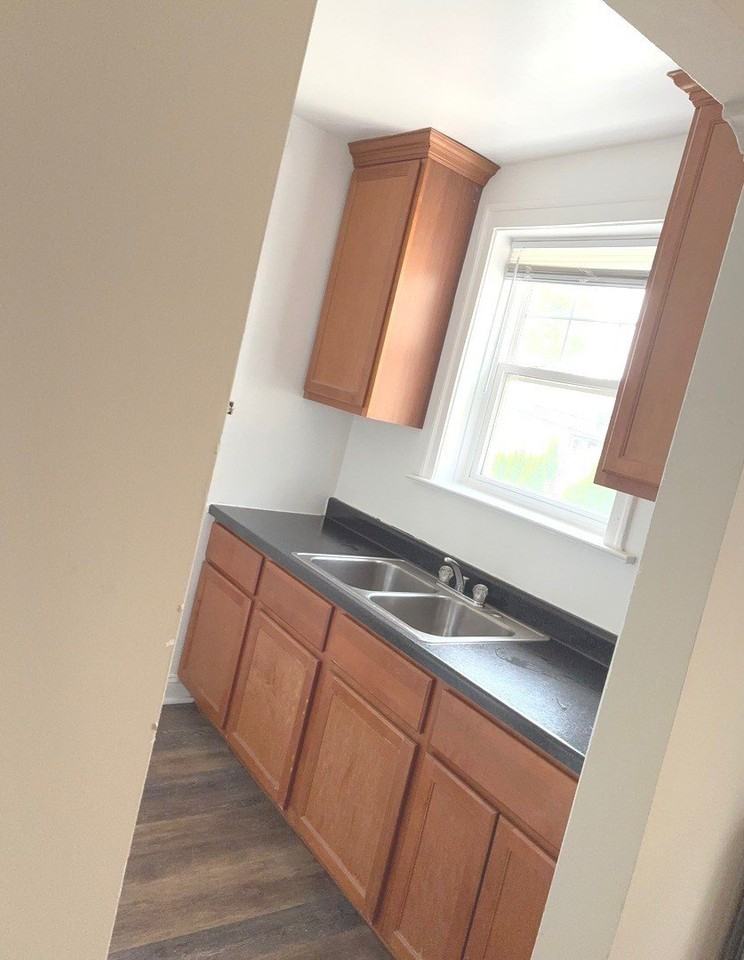 3908 N Central Ave #1D - Photo 4 of 11