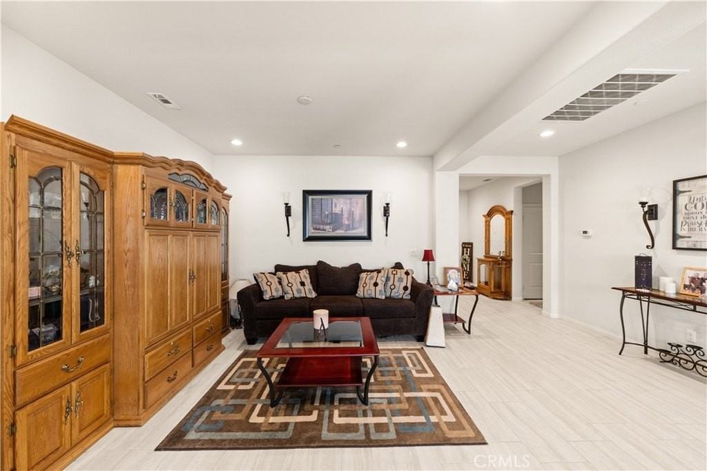 4825 Magnum Way - Photo 4 of 33