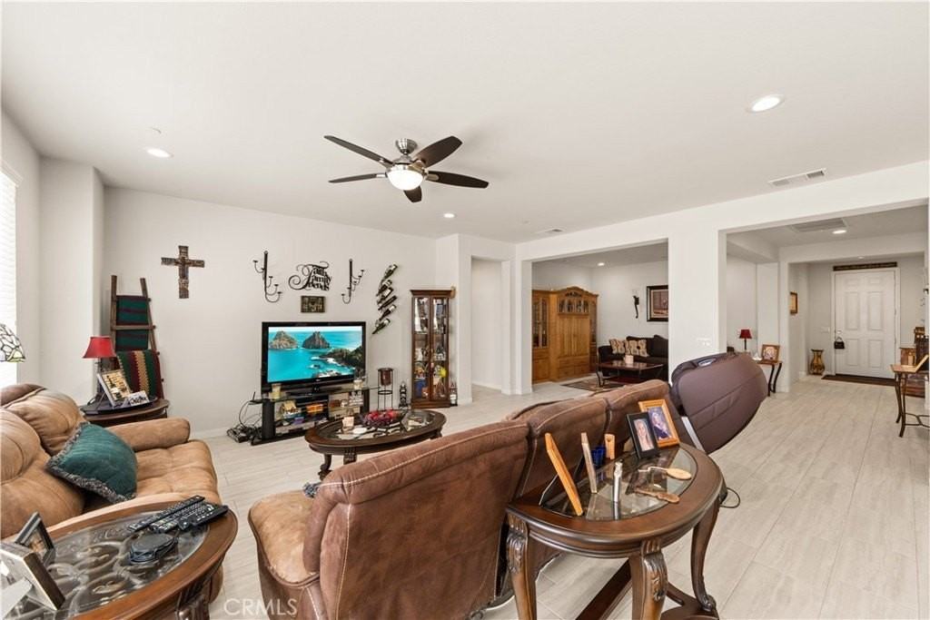4825 Magnum Way - Photo 6 of 33