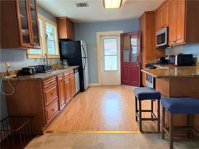 264 Avenue B - Photo 5 of 15