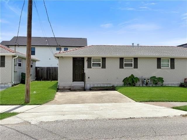 1513 Lake Ave - Photo 2 of 7