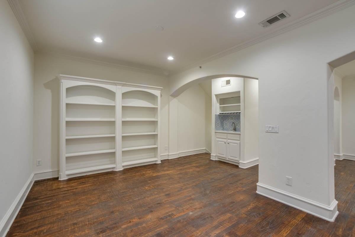 4110 Mckinney Ave #5 - Photo 7 of 26