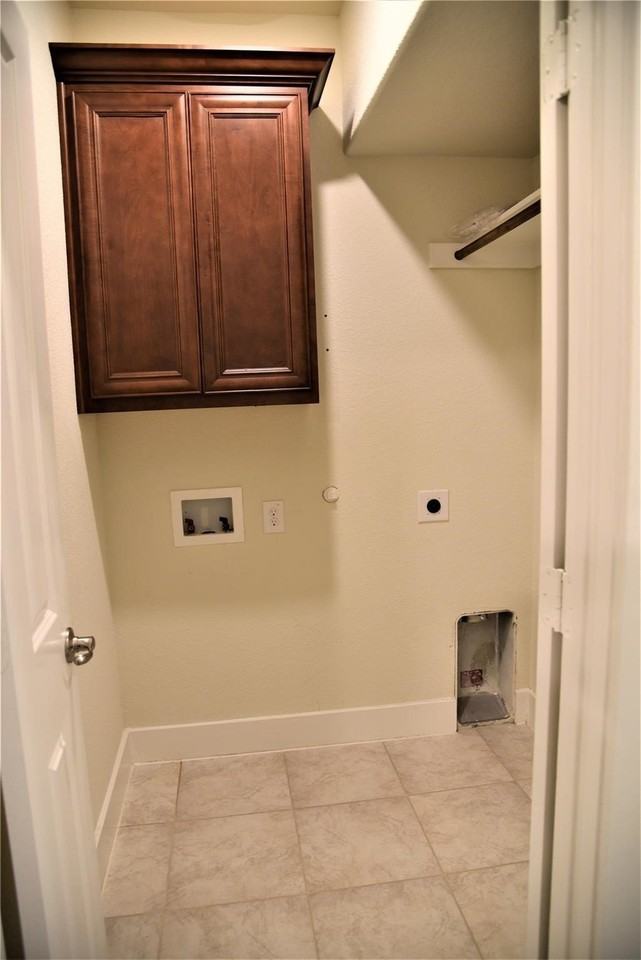 2418 Magalia Ln - Photo 5 of 21