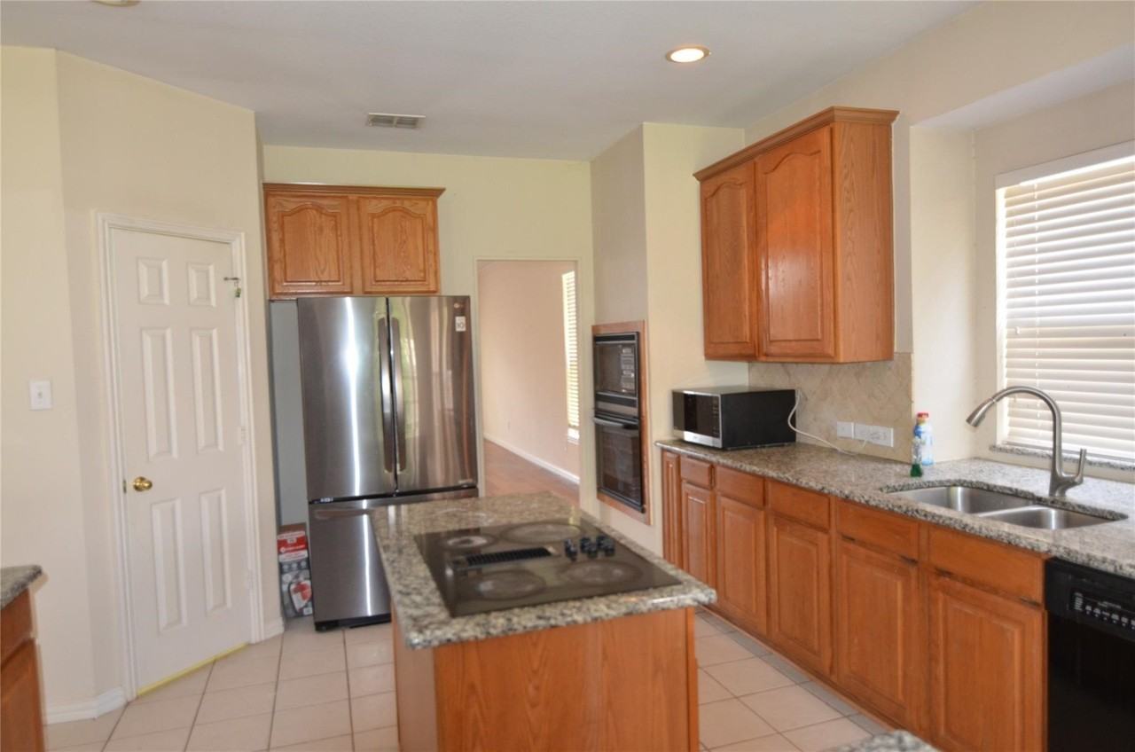 4309 Avebury Dr - Photo 3 of 26