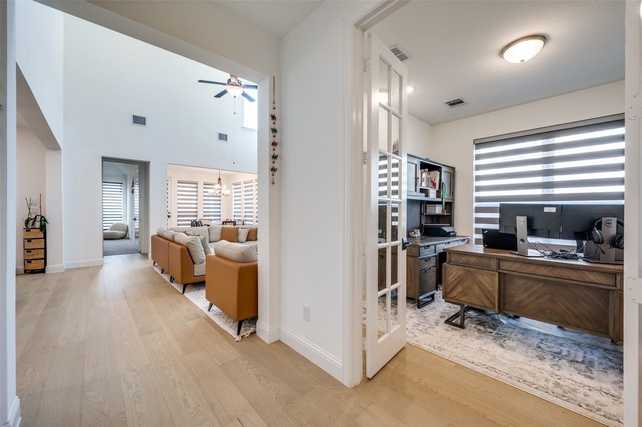 3304 Bonny Bank - Photo 4 of 34