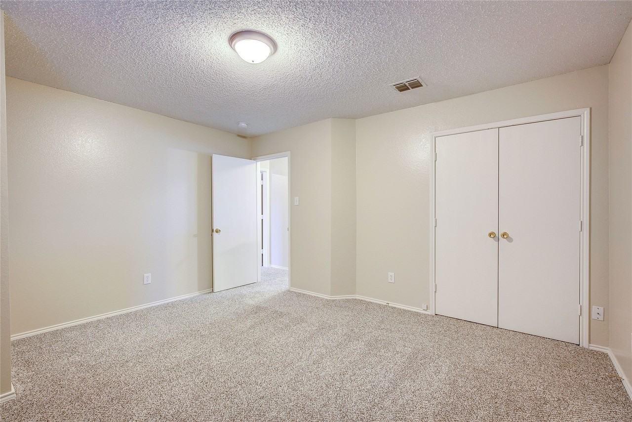 1460 Stewart Dr - Photo 5 of 35