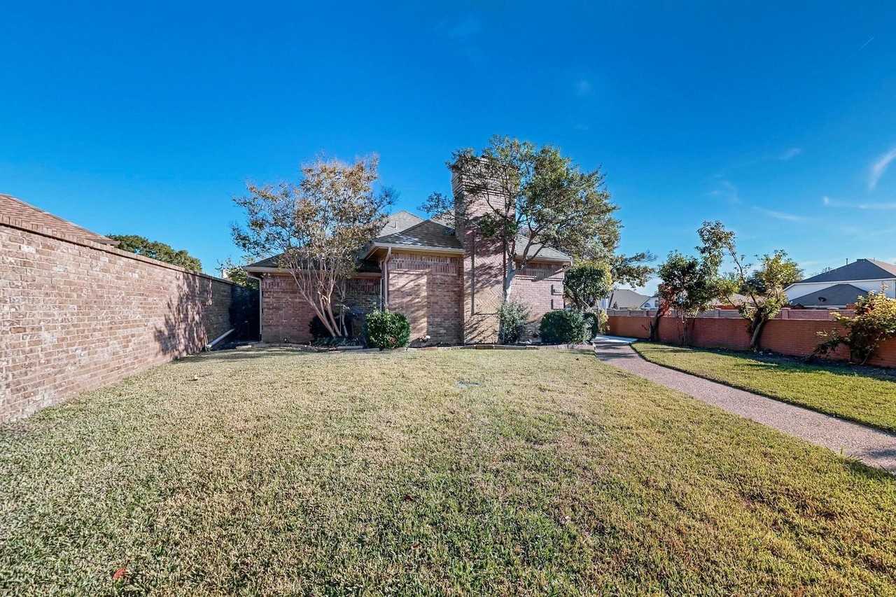 811 Oakway Ct - Photo 3 of 35