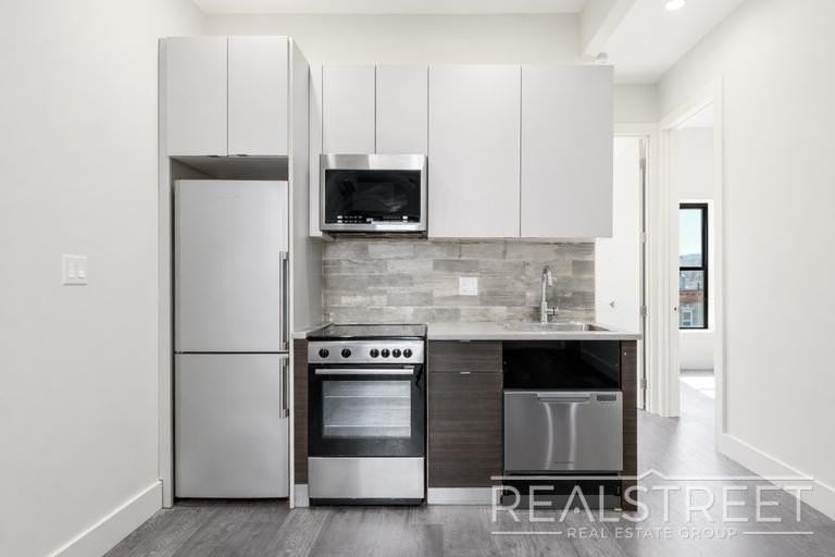 1159 Saint Johns Pl #3A - Photo 3 of 11