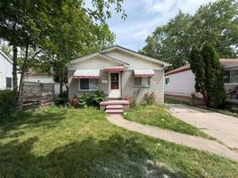 featured image of 8307 Essex Ave