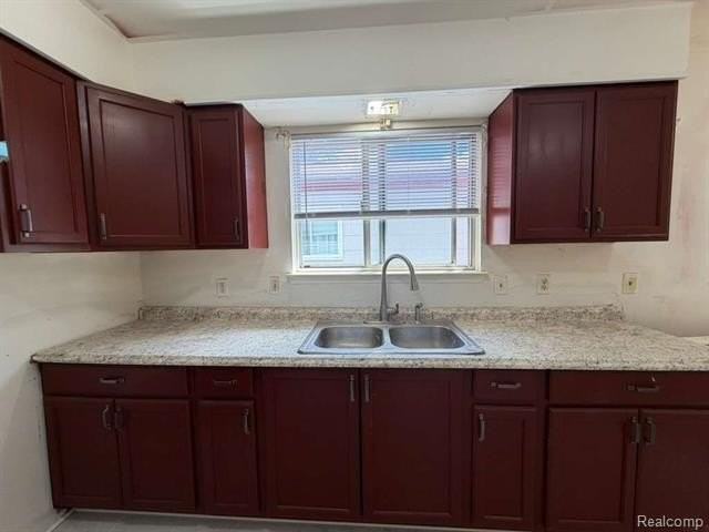 8307 Essex Ave - Photo 5 of 21