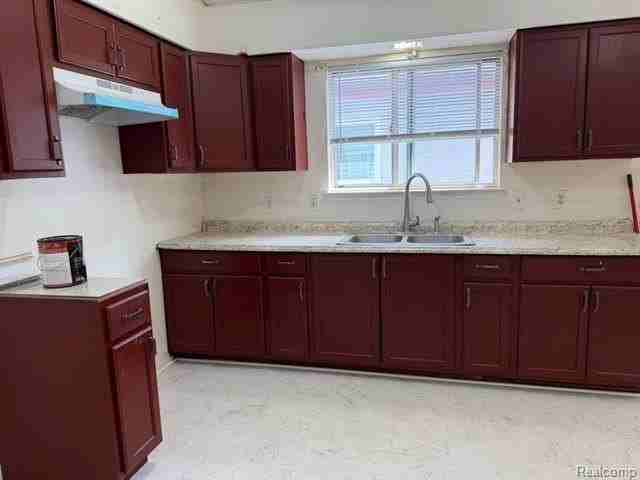 8307 Essex Ave - Photo 6 of 21