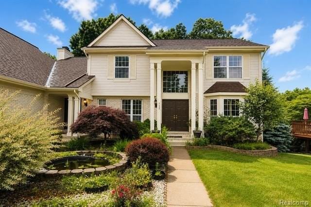 7622 Park Meadow Ln - Photo 2 of 17