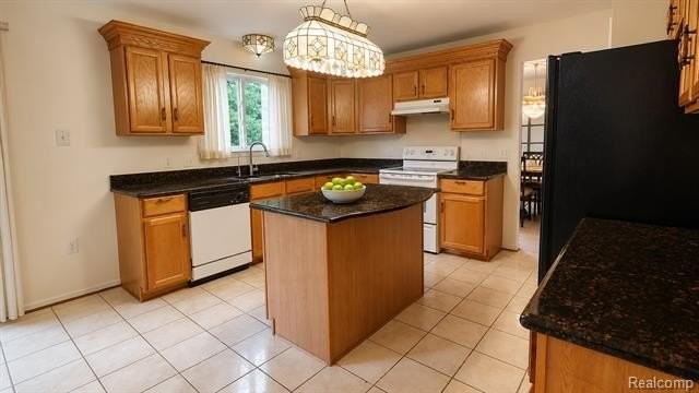 7622 Park Meadow Ln - Photo 6 of 17