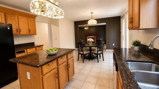 7622 Park Meadow Ln - Photo 7 of 17