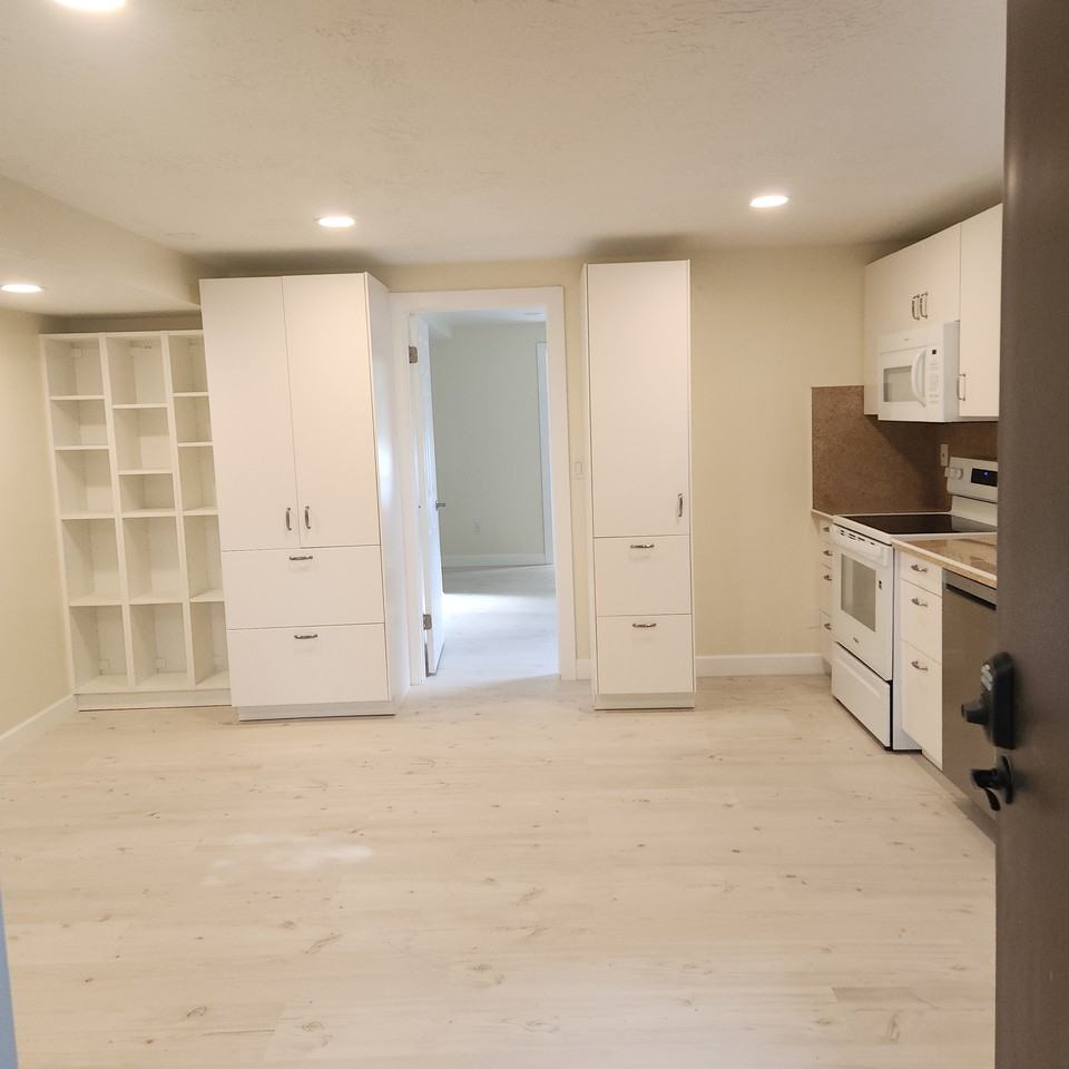 2779 Summerwood Dr - Photo 2 of 12