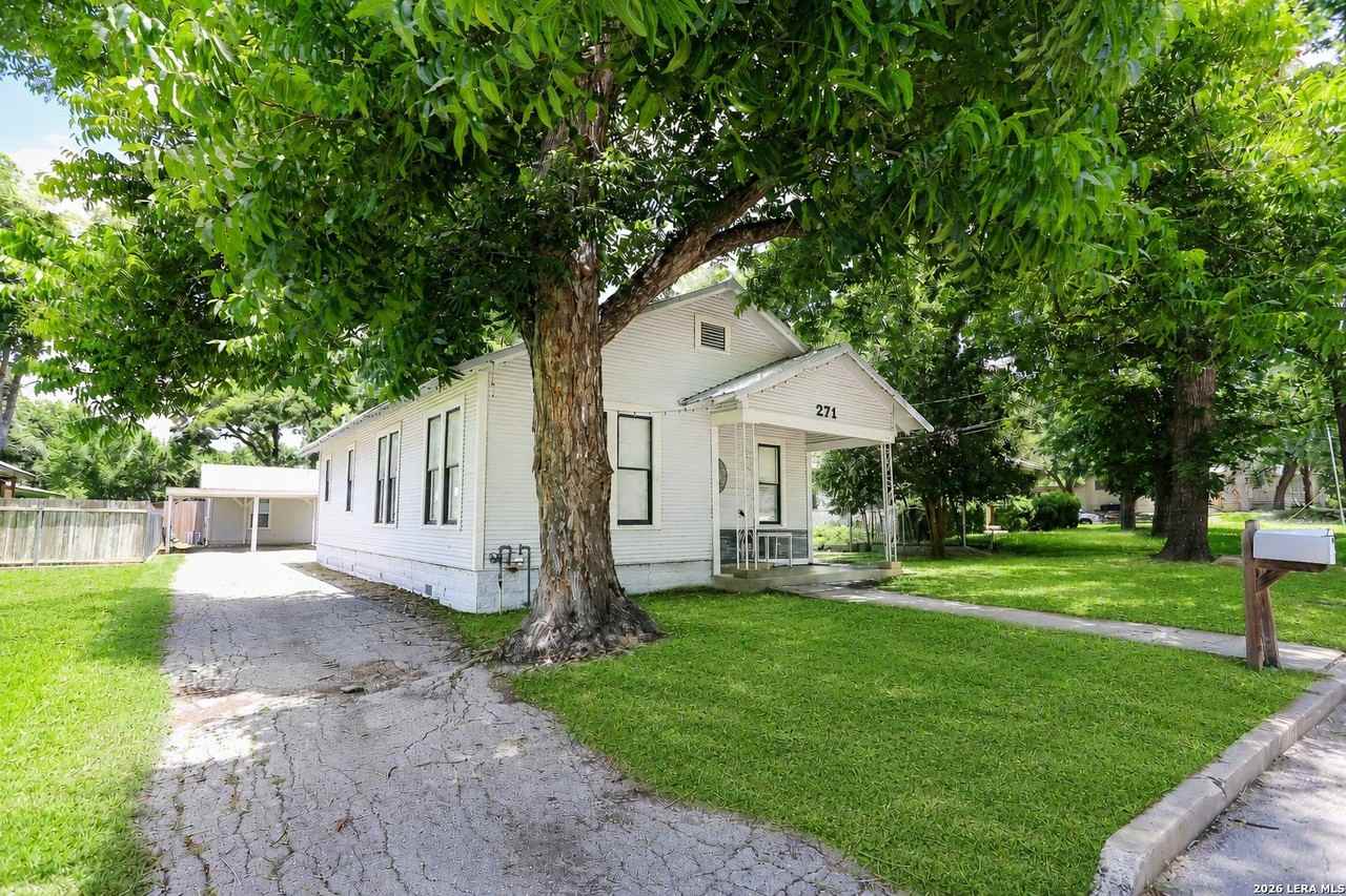 271 Willow Ave - Photo 3 of 24