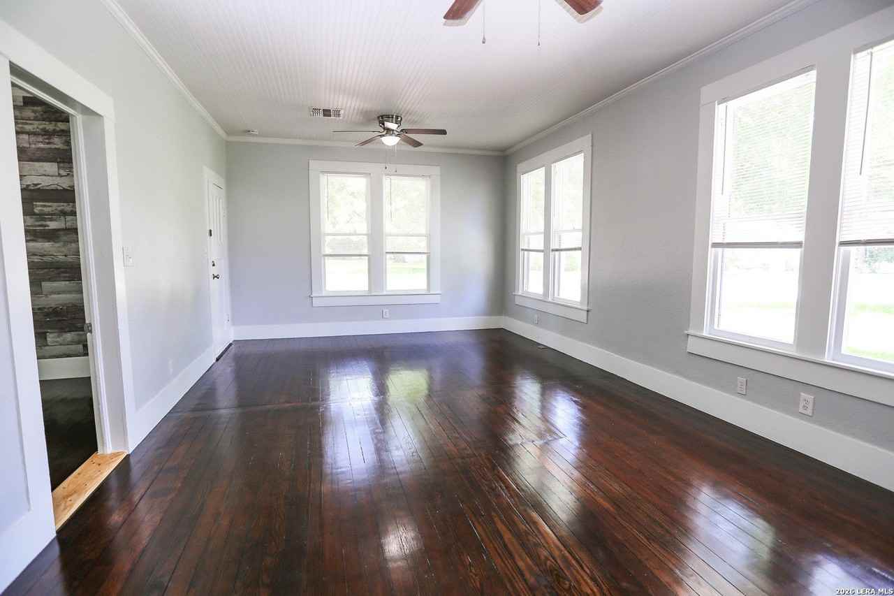 271 Willow Ave - Photo 6 of 24