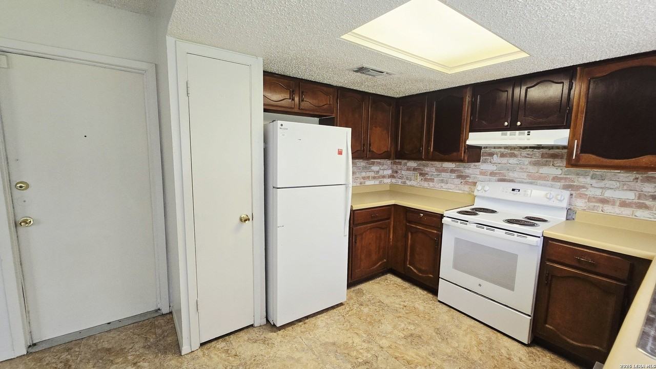 3043 Timber View Dr - Photo 6 of 21