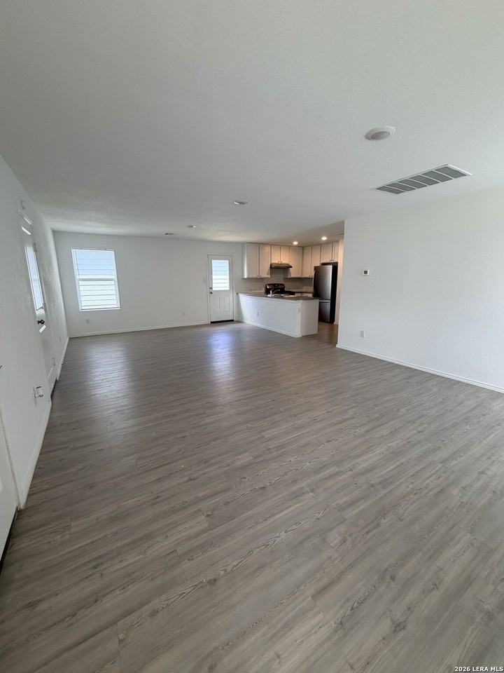 2822 Millikan Dr - Photo 3 of 10