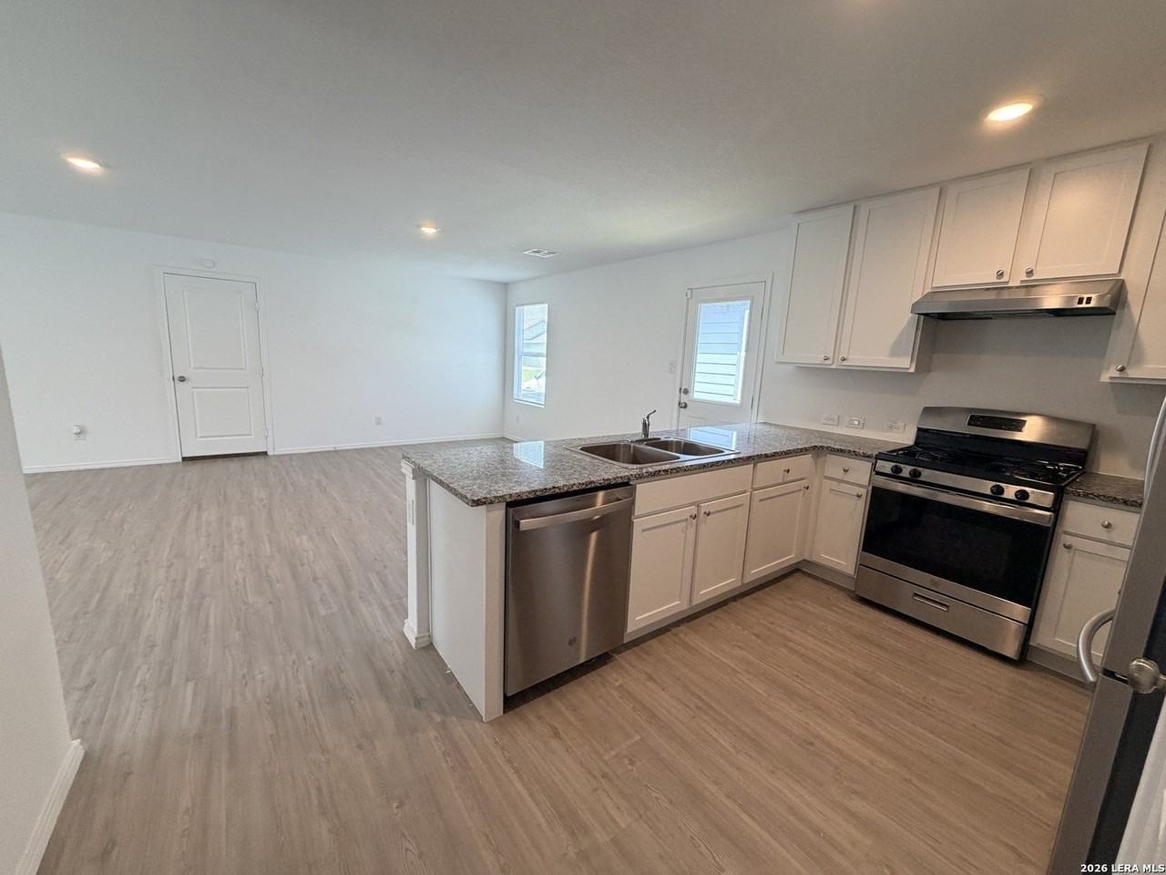 2822 Millikan Dr - Photo 6 of 10