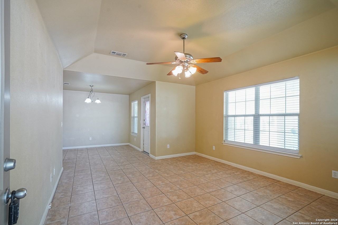 1043 Misty Acres Dr - Photo 2 of 23