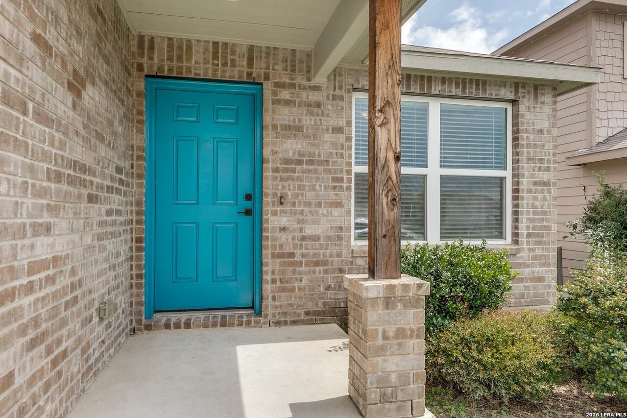 9019 Gibbons Trce - Photo 3 of 33