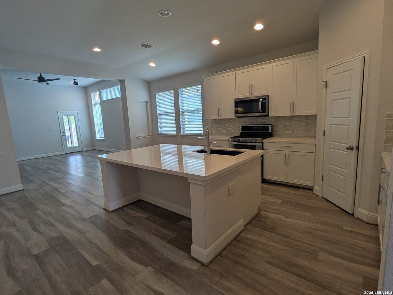 12422 Chena Lk - Photo 3 of 14