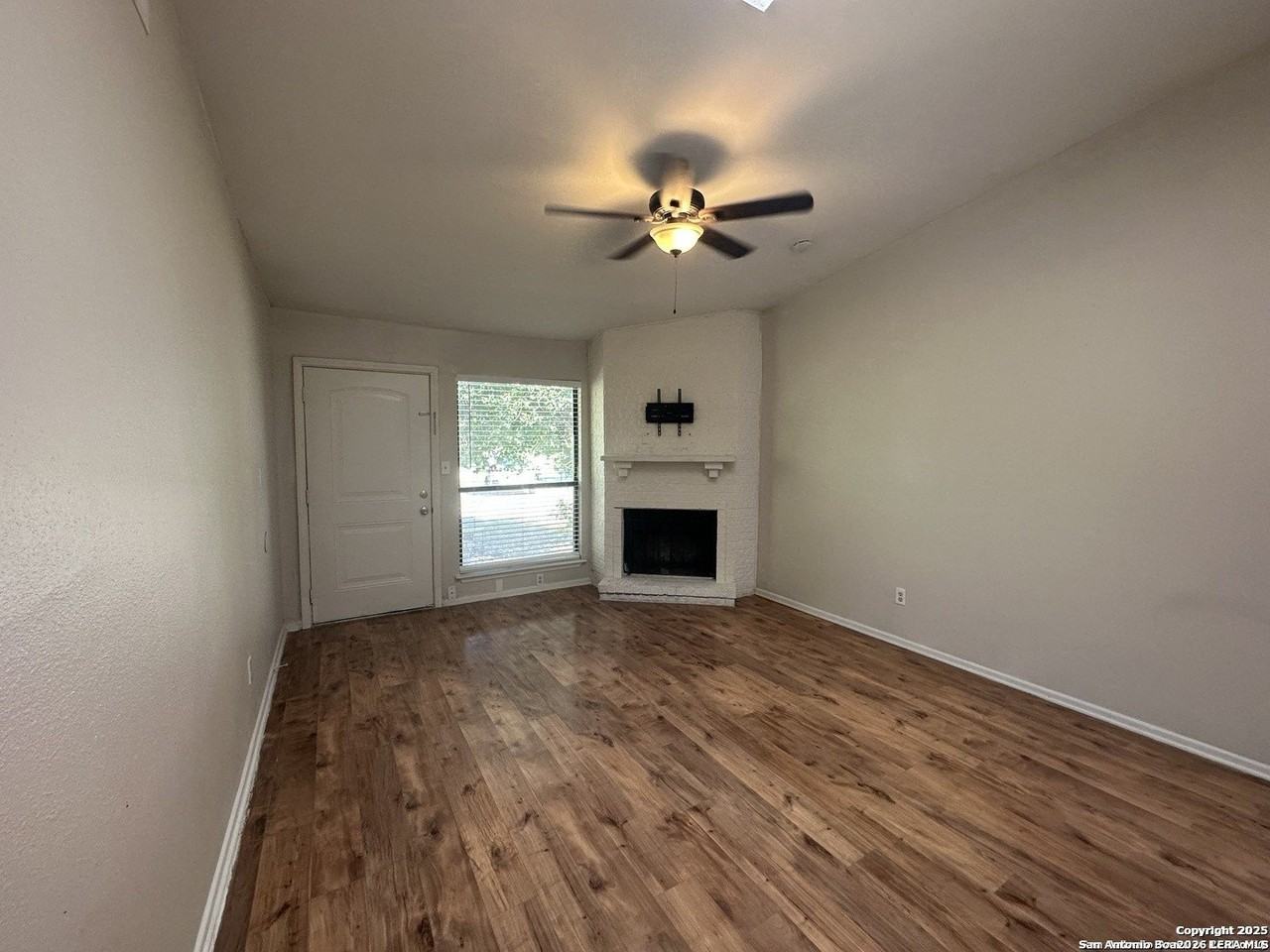 1554 Pams Path - Photo 3 of 5