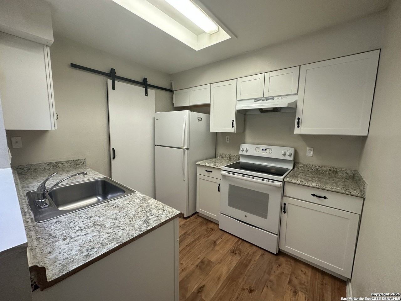1554 Pams Path - Photo 4 of 5