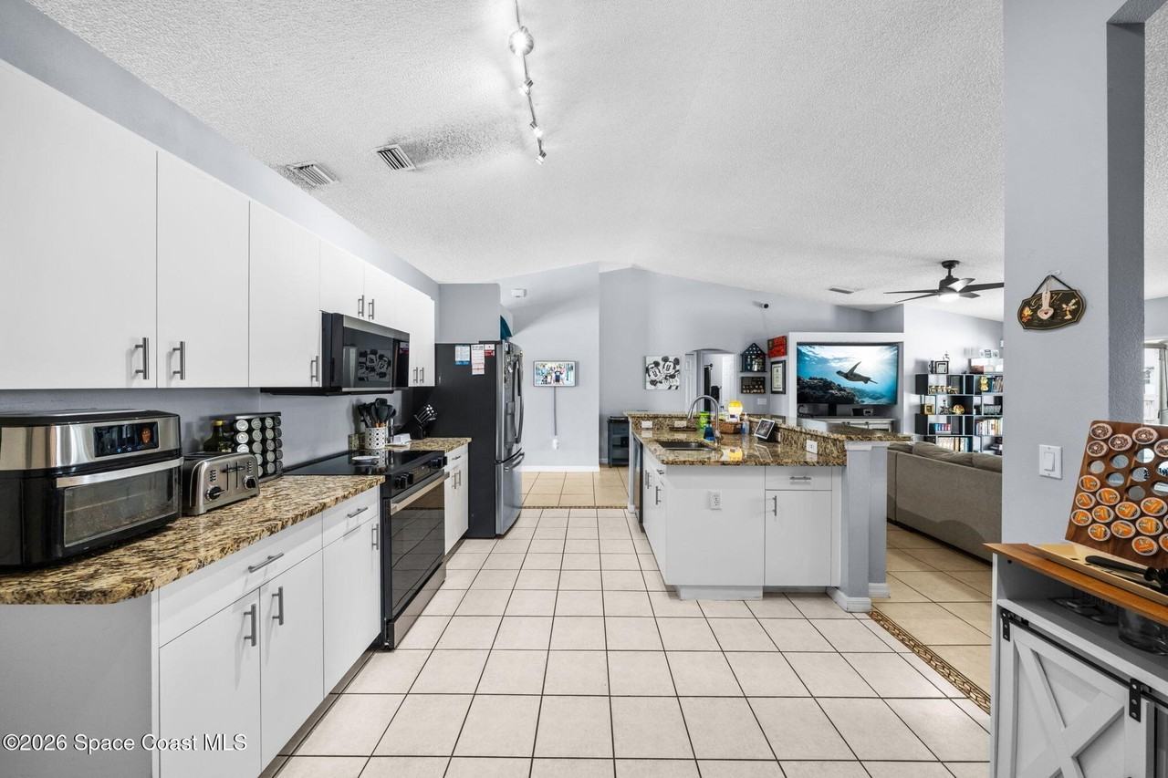 831 Koln Ct Nw - Photo 5 of 34