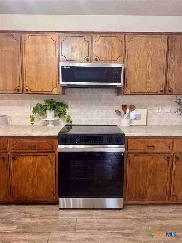 404 W St John Ave #A - Photo 5 of 18