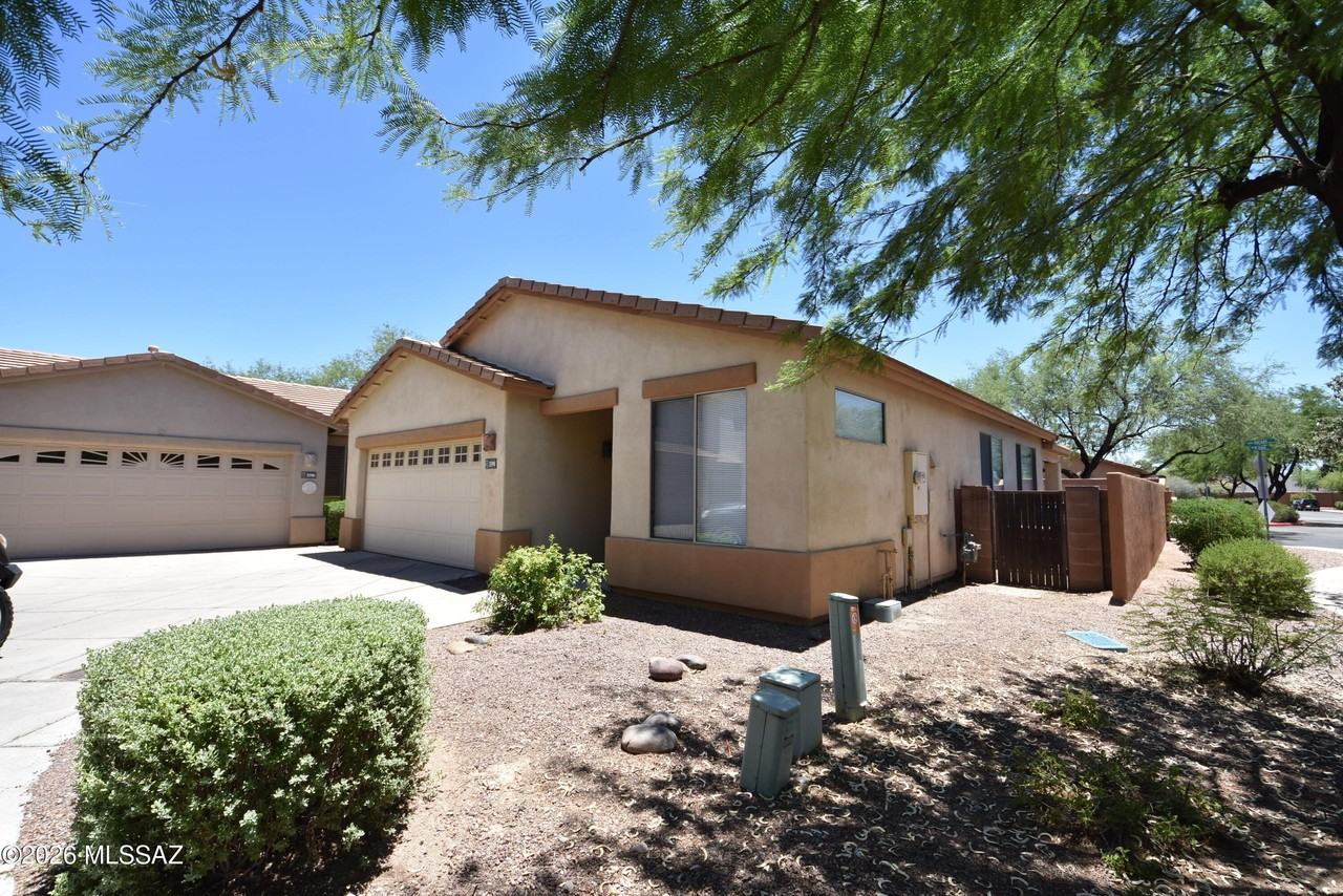 3390 N Camino Rio Colorado - Photo 3 of 41