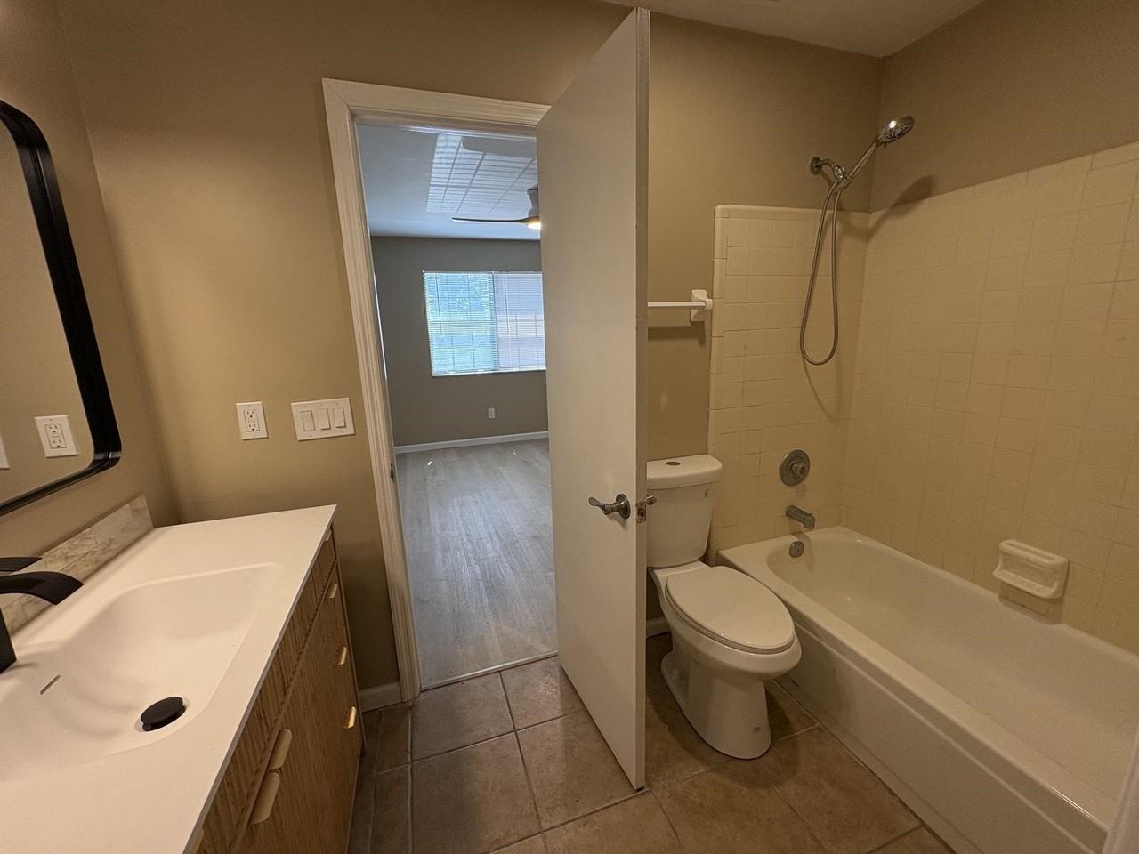 1104 Greentree Ct - Photo 5 of 13