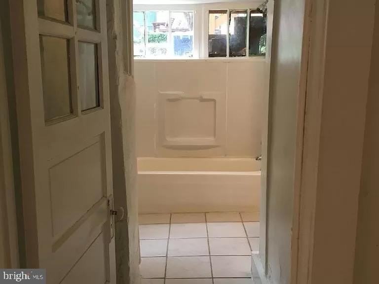 1650 33rd St Nw #B - Photo 4 of 5