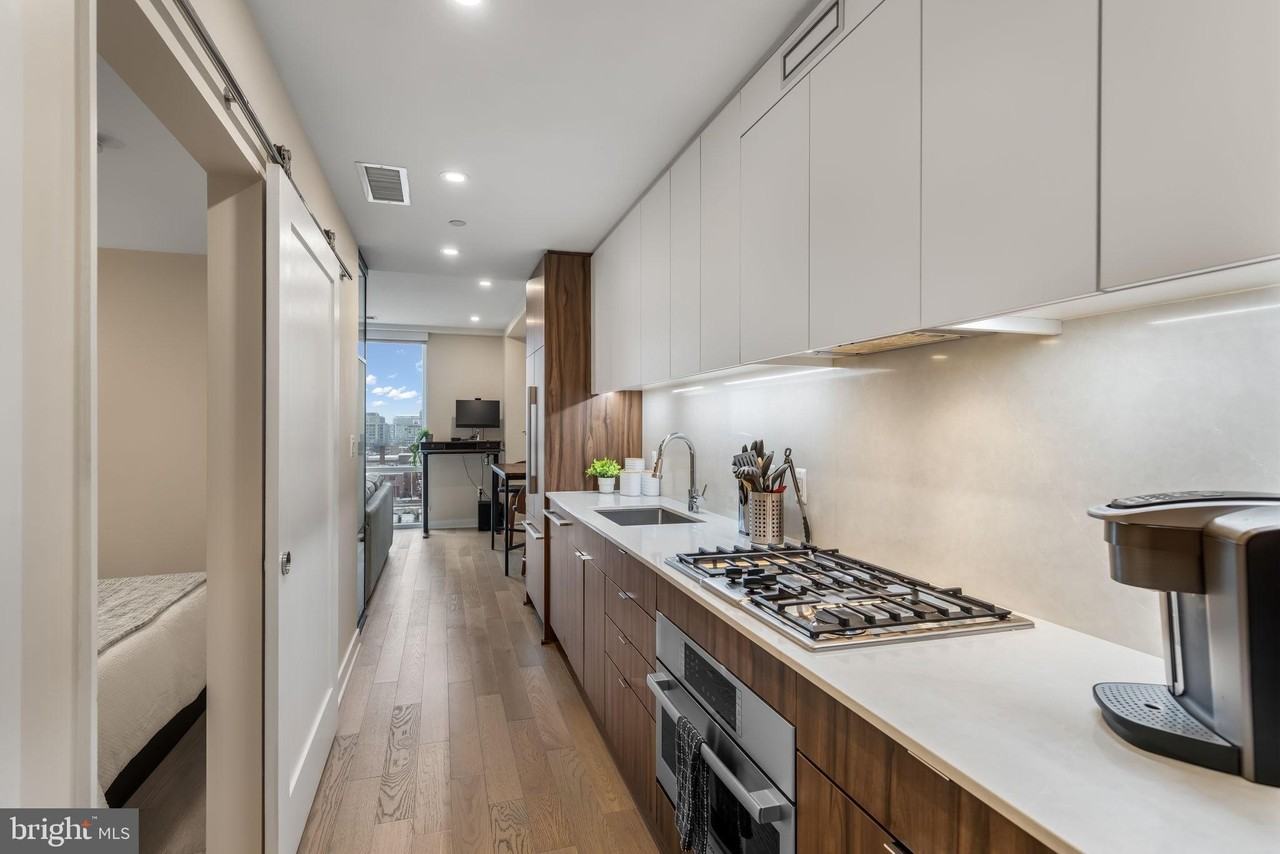37 L St Se #803 - Photo 3 of 46