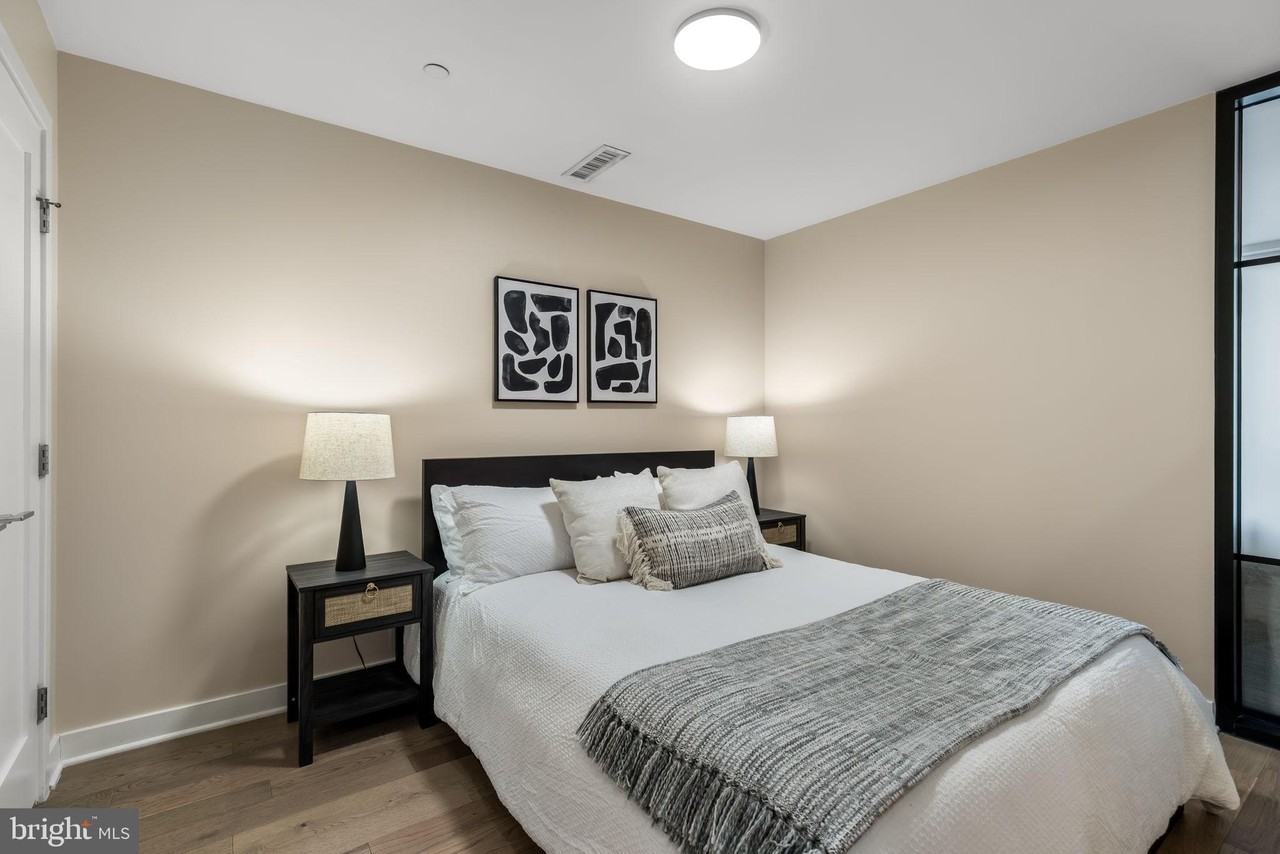 37 L St Se #803 - Photo 4 of 46