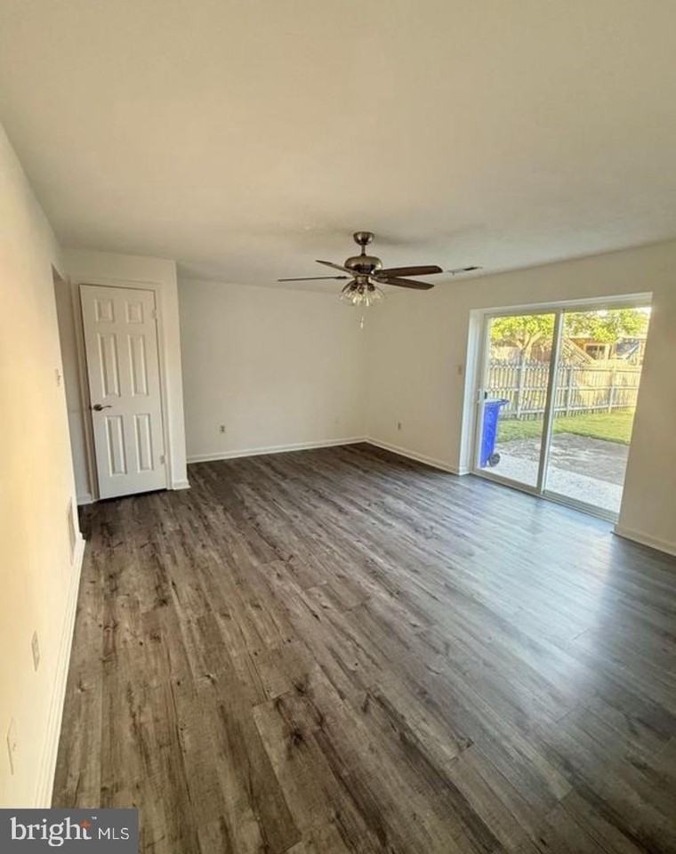 1475 Mobley Ct - Photo 5 of 10
